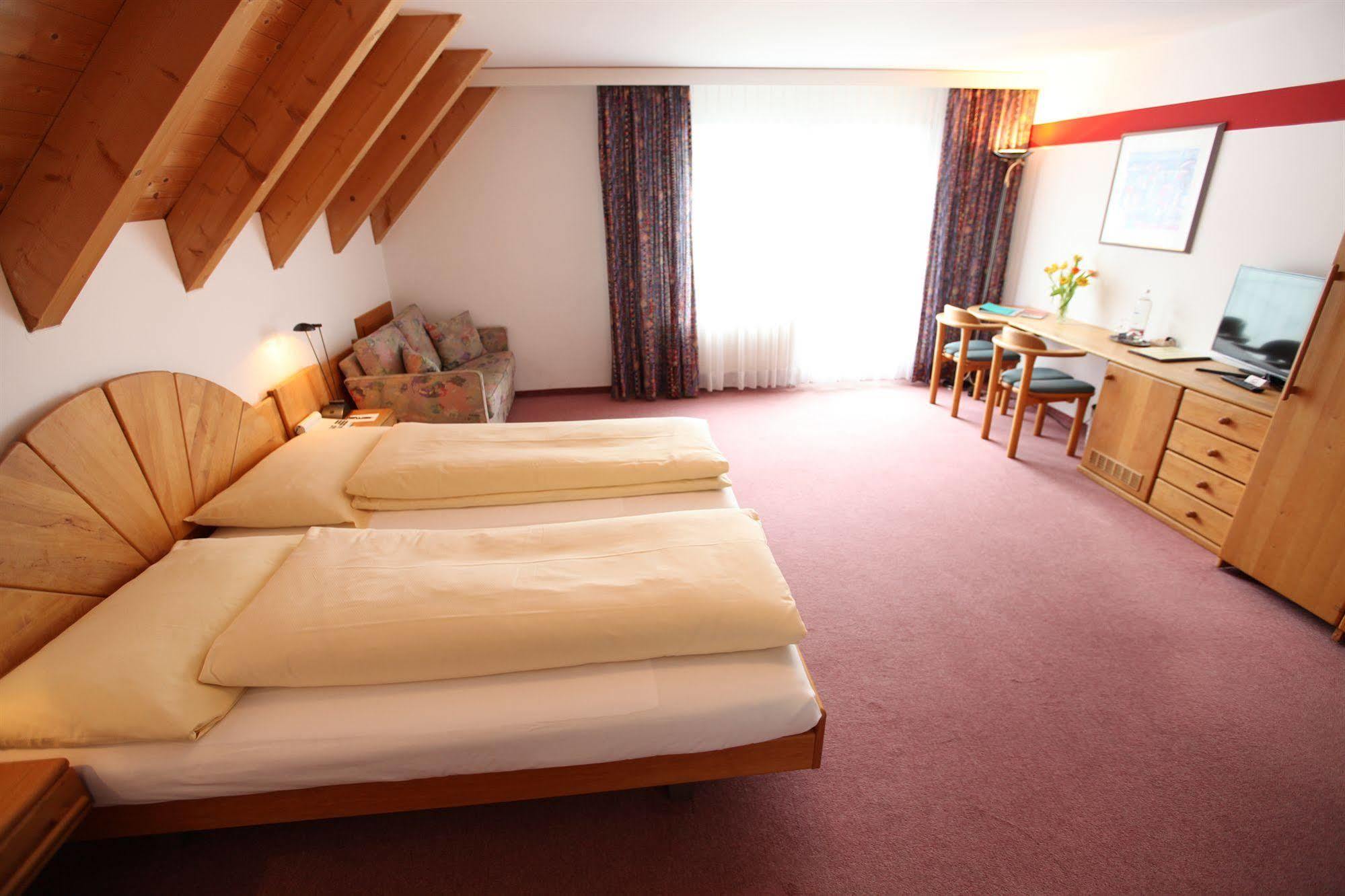 Typically Swiss Hotel Altana Scuol Exterior photo