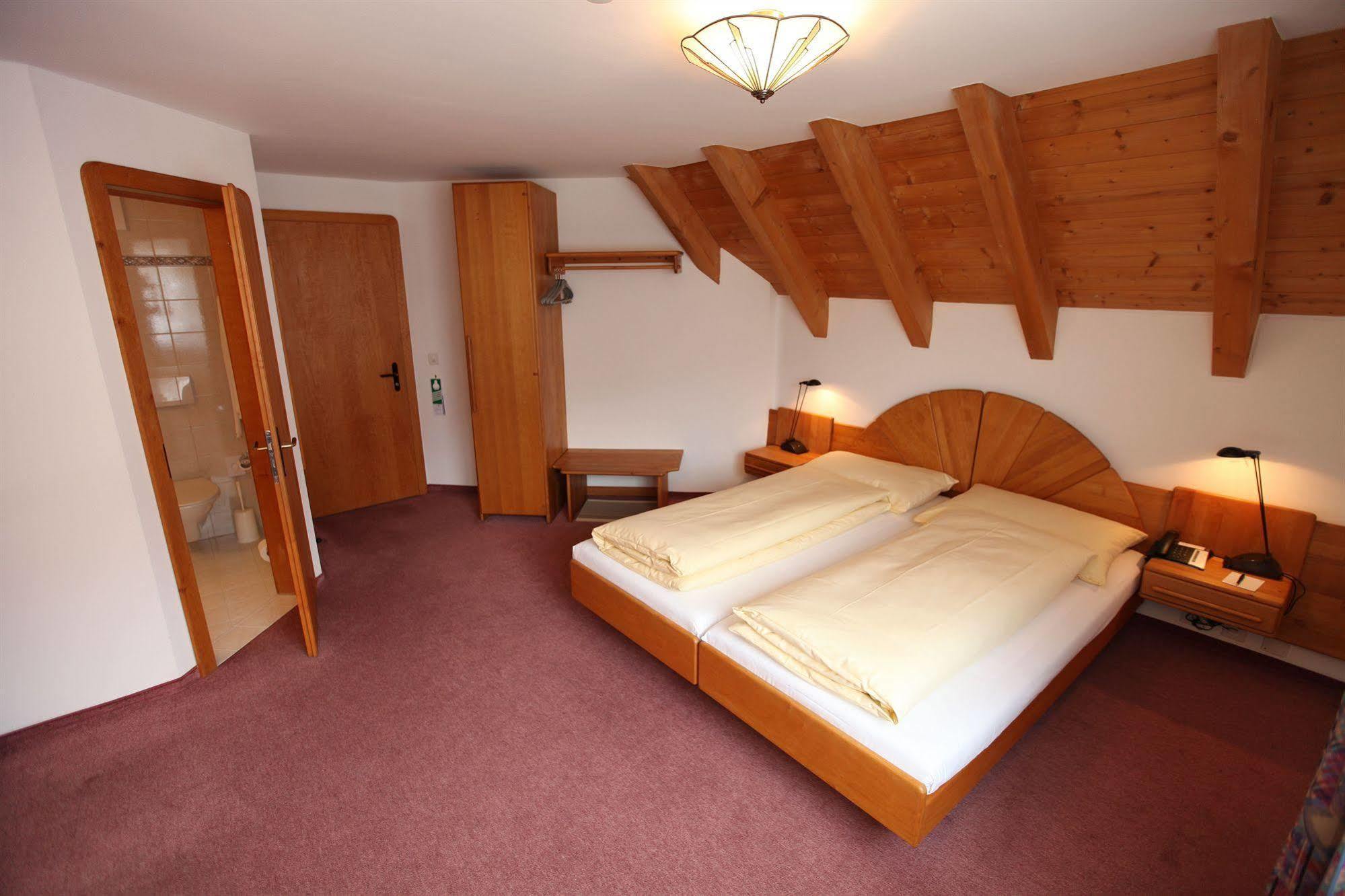 Typically Swiss Hotel Altana Scuol Exterior photo