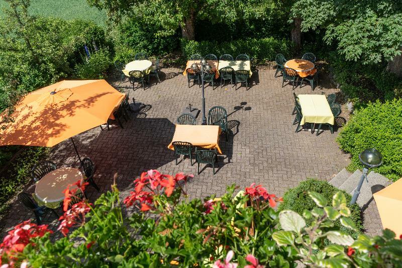 Typically Swiss Hotel Altana Scuol Exterior photo